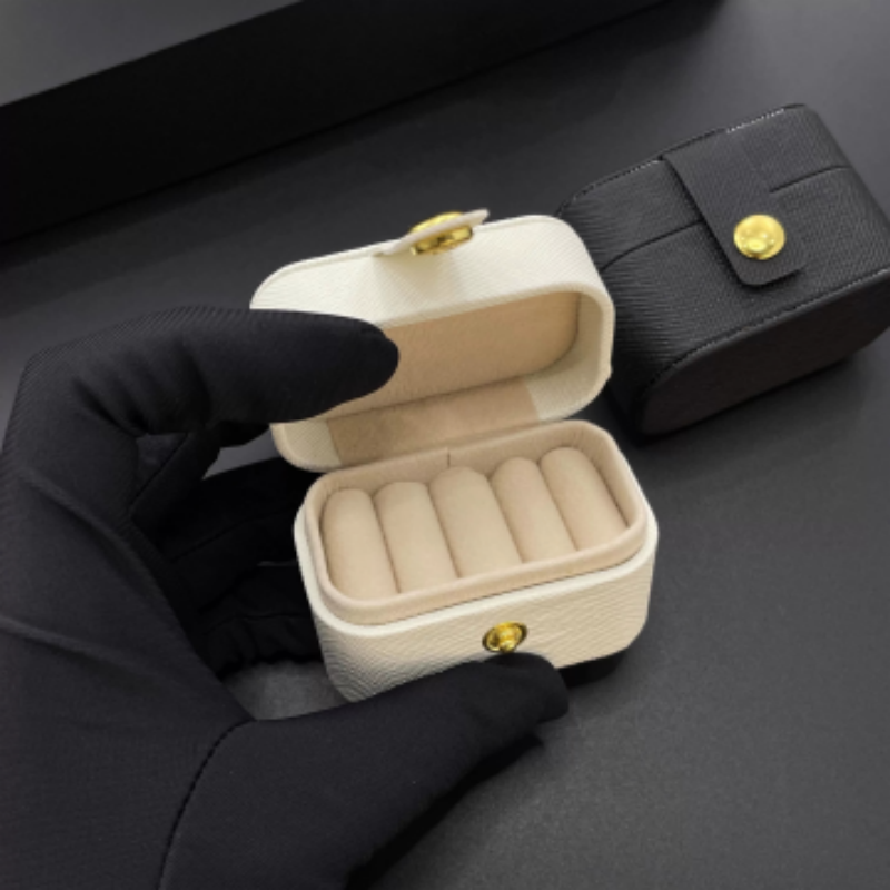 Boîte à bijoux portable en cui - Travel Accessories Jewelry avis et prix